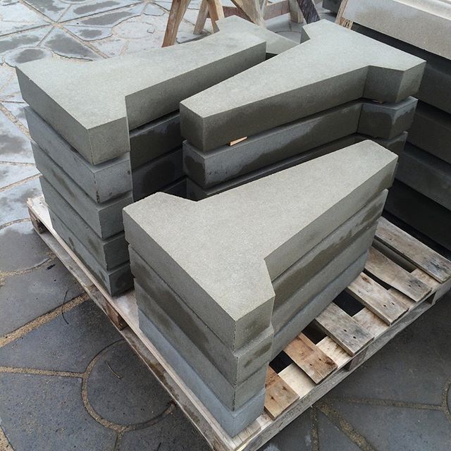 Betona soliņu kājas parkiem vai estrādēm #antbuve #labiekartosana #betonaizstradajumi #solins #sols #solakaja #parki #estrade